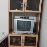 میز تلویزیون و تلویزیون