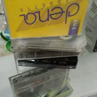 مقداری نوار کاست قدیمی فروشی