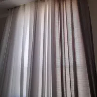 پرده پانچ حریررنگ سفید و طوسی نو با چوب پرده استیل