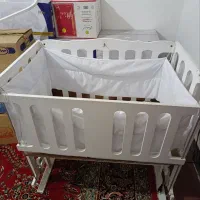 تخت کنار مادر