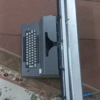 دستگاه تایپ قدیمی