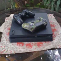 ps4 slim 500 گیگابایت + یک دسته اضافه