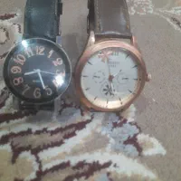 دوعدد ساعت سالم به شرط کار دقیق فروشی هست