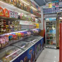 فروشنده سوپر مارکت