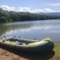 قایق بادی سبز