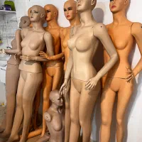 مانکن کامل باکیفیت ویک سری لوازم مغازه