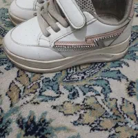 کتونی دخترانه درحدنو سالم ۲۰۰