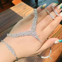 نقره حمیدی  هدیه‌ای خاص برای خاص‌ترین لحظات