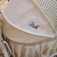 تکان می‌خورد وبرای نوزاد کاملا ایمن وراحت است|تخت و صندلی بچه|تهران, خاوران|دیوار