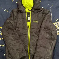 کاپشن|لباس|ساری, |دیوار