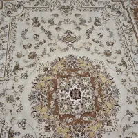 یک عدد فرش ماشینی ۹ متری زمینه کرم نونو،جهیزیه