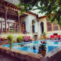 ویلایی300متر/2طبقه/چهارراه مخابرات/استخر تابستانه