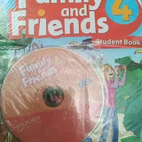 فمیلی چهار و کتاب داستان و کتاب داستان فمیلی1