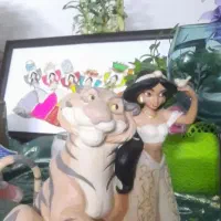 مجسمه دیزنی جیم شور