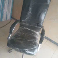 فروش صندلی مدیریت در حد نو + میز عسلی|مبلمان اداری|پارسآباد, |دیوار