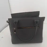 کیف|کیف، کفش، کمربند|میانه, |دیوار