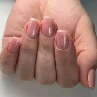 خدمات تخصصی کاشت ناخن ترمیم لمینیت ژلیش طراحی