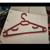 تعدادی رگال لباس|کتابخانه، شلف، قفسه‌های دیواری|اردبیل, |دیوار