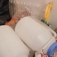 دبه گالن|ظروف نگهدارنده، پلاستیکی، یک‌بارمصرف|پرند, فاز ۶|دیوار