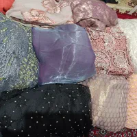 تعدادی لباس نو