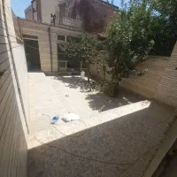 فروش ویلایی ۱۰۰ متر سند تک برگ خیابان فروردین|فروش خانه و ویلا|اصفهان, فروردین|دیوار