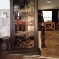 بوفه چهار طبقه پشت آیینه با چراغ هالوژن