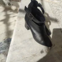 کفش سایز ۳۸