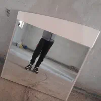 آینه|آینه|عجب شیر, |دیوار