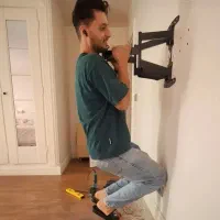 نگهدارنده (پایه دیواری) تلویزیون همراه نصب