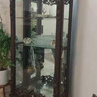 ویترین شیشه و چوب