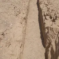 چند نفر کارگر ریختن خاک نرم رو کابل لازم دارم