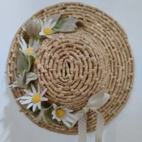 کلاه حصیری با گل چینی