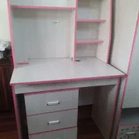 میز تحریر و کمد