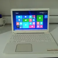 لپ تاپ شیک Toshiba