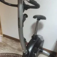 دوچرخه ثابت ورزشی