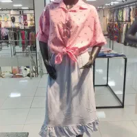 فروشنده پوشاک