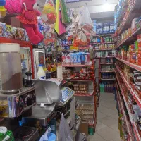 نیروی کار آقا سوپر مارکت