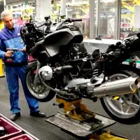 نیردی ساده و فنی و حراست آقا درکارخانه قطعات موتور