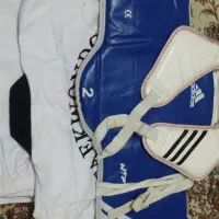 دو عدد هوگو به همراه لباس تکواندو