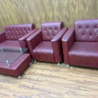 مبلمان و میز جلو مبلی چرم آلبالویی ۵ تومان|مبلمان خانگی و میز عسلی|رشت, پل تالشان|دیوار