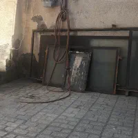 یه درب اهنی سالم ودر حد نو