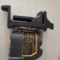 تراز لیزری دیوالت  و دوتا کنترلر