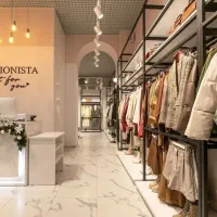 ب یک خانوم فروشنده نیاز داریم