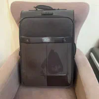 چمدون متوسط رو به بزرگ