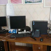 منشی و اپراتور تلفن
