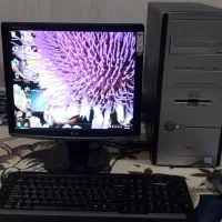 رایانه رومیزی با مانیتور ال سی دی