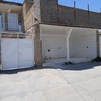 کل زمین ۱۳۷ متر در دوطبقه مجزا ۹۰ متری ومغازه