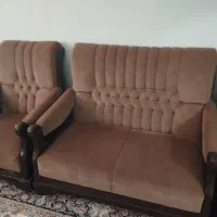 مبلمان ۹نفره تمیز همراه میز جلو مبلی