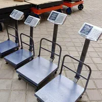 باسکول 300کیلو و 200کیلو 40*50و30*40کفه