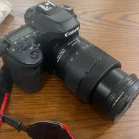 دوربین canon 80d با لنز 18/135